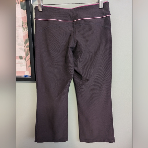 Nike Fit Dry Capri Crop Pants - Picture 3 of 6